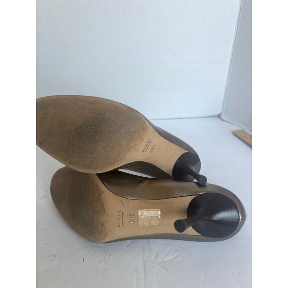 GUCCI Leather Champagne Gold Round Toe Black Low Heel Pump Shoes Size 8 Narrow - Picture 9 of 12